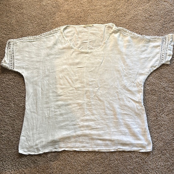Tops - Elegant White Women's Top